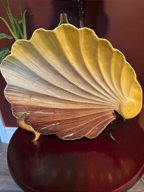Shell-Shaped Ceramic Decorative Platter - Yellow and Brown